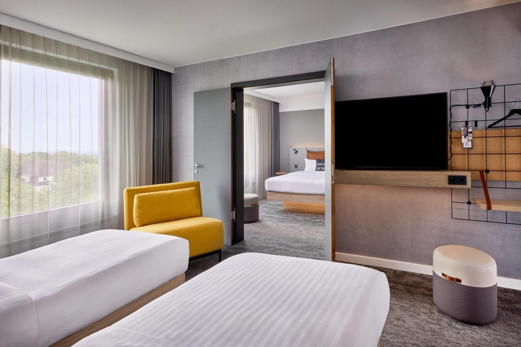 Moxy Bochum Hotel Bagian luar foto