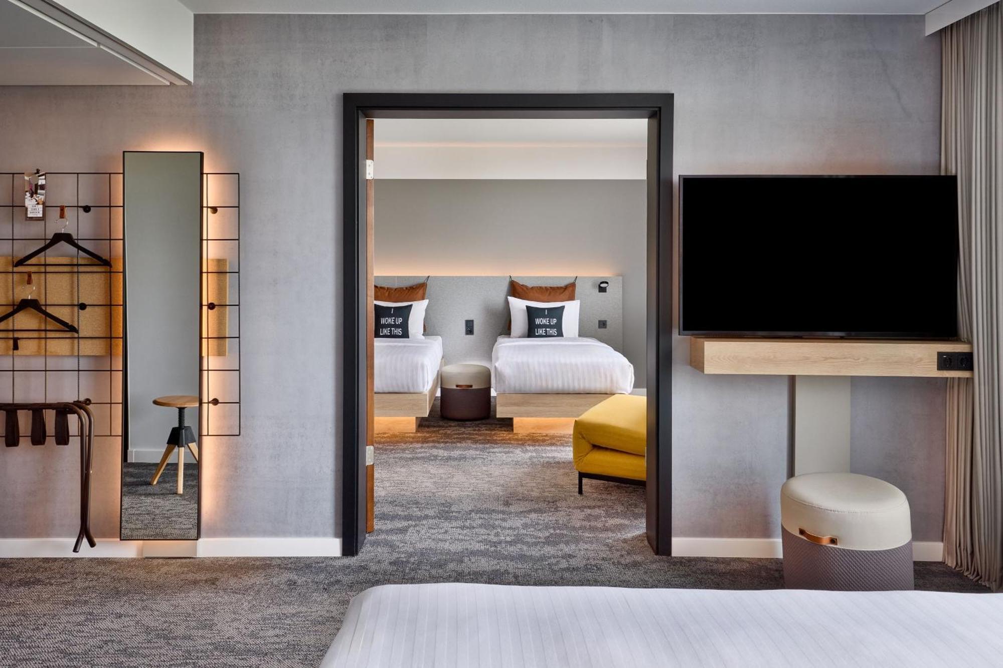 Moxy Bochum Hotel Bagian luar foto